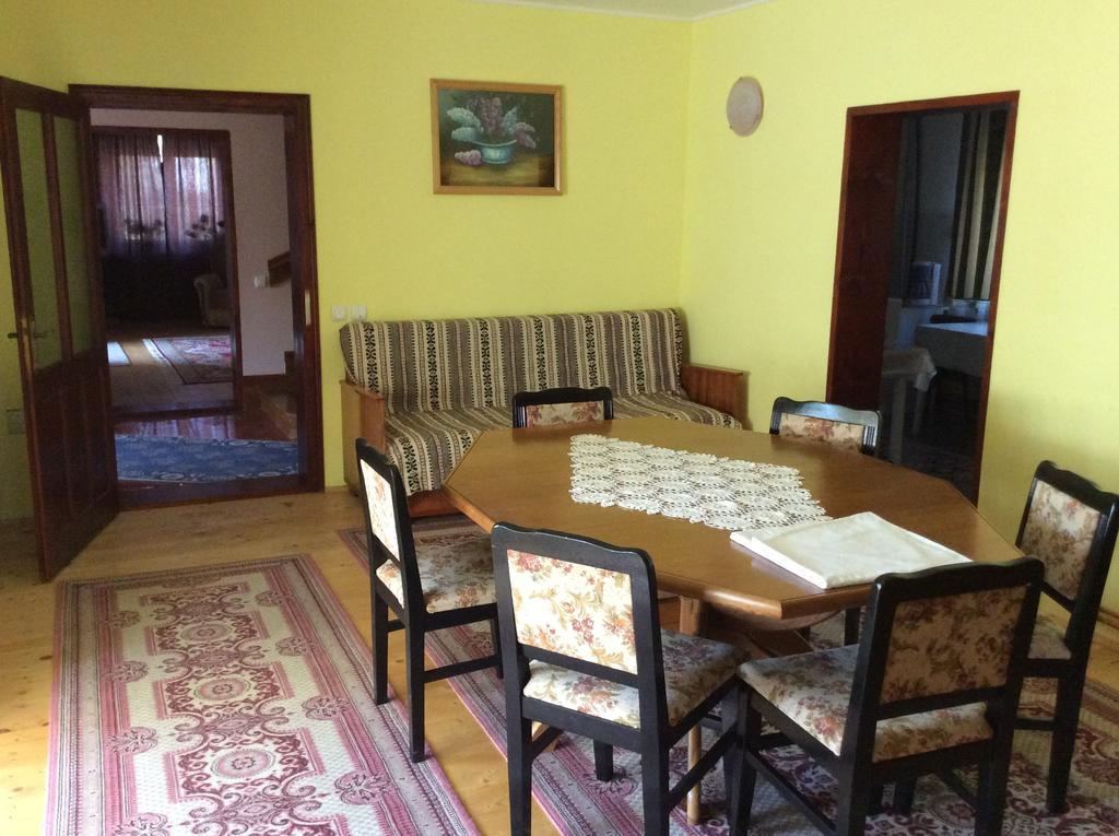Отель Casa Andrada & Ilinca Гура-Гуморулуй Экстерьер фото
